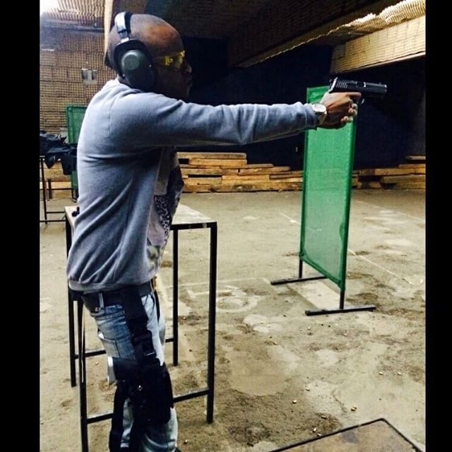 Prezzo Holding A gun