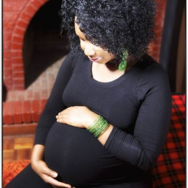 Talia Oyando while pregnant