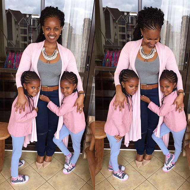 Sowairina with her daughters