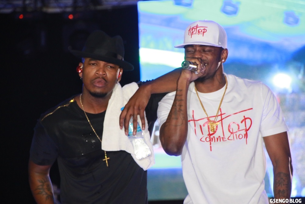 File: Diamond Platnumz performing with Neyo on a recent concert | courtesy