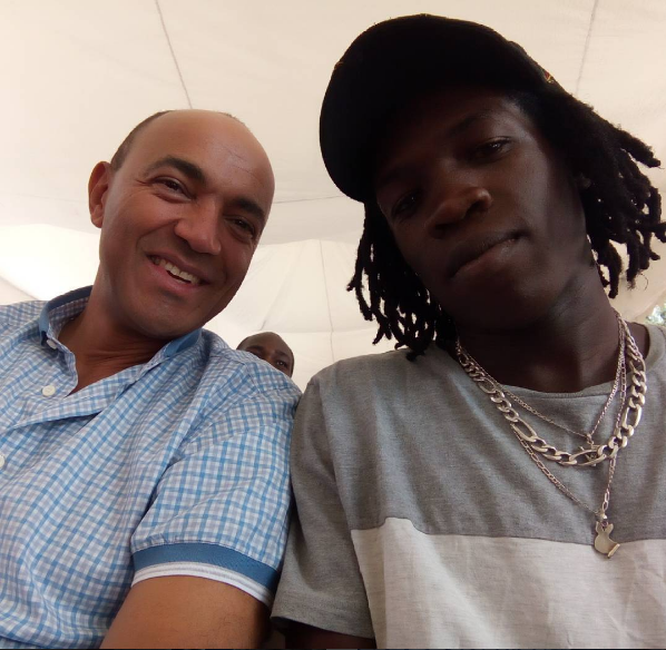Peter Kenneth hanging out with Virusi Mbaya
