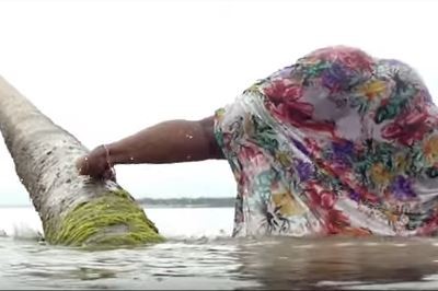 Davido slaps a fan in London