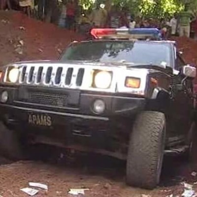 Photos:Comedian Chipukeezy WEDS Another Very HOT Lady Infront of His Publicly Known Girlfriend At Weston Hotel