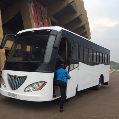 WARNING !GRAPHIC VIDEO:A Kenyan Police Officer Shoots Himself