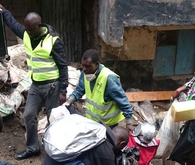 Photo:Raila Odinga And Other Kenyan Politicians View Jacob Juma’s Body