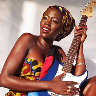 Peleka yeye swimming! Famous Kenyan radio presenter exposed as ugly when her makeup washes off