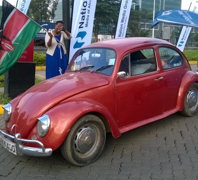 President Uhuru security detail leaves nothing to chance in Nakuru as they secure him with an armored vehicle mounted with a deadly machine gun (photos)