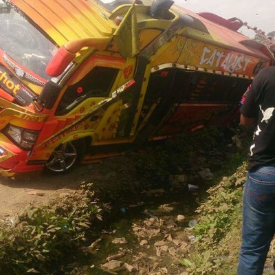 flamboyant multimillionaire Gor Semelang’o and flashy DP Ruto’s lawyer get wild with hot babes in Europe (photos)