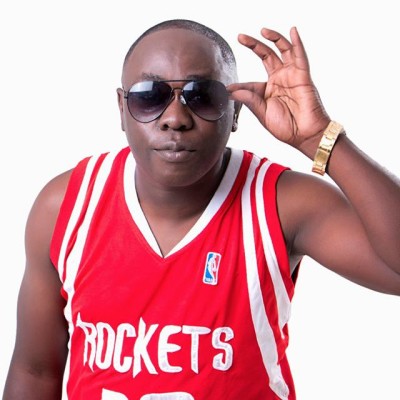 Jeez! leaked photos of Betty Kyalo and Hassan Joho. why same shoes?