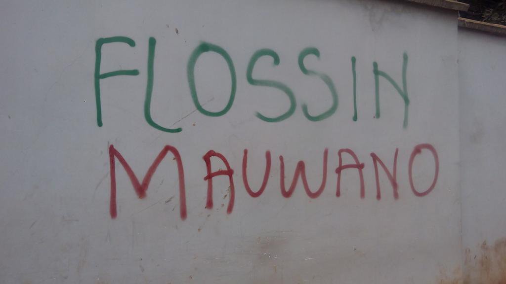 Flossin Mauwano graffiti