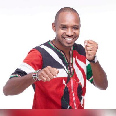 Shock! This lady shows off her huge dildo in her bag