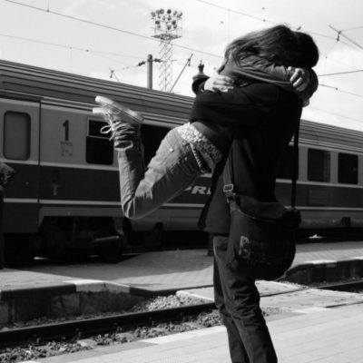 Video:President Uhuru Kenyatta singing Kikuyu song at Kameme FM