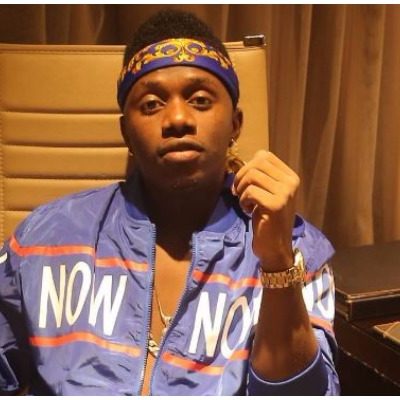 Floyd Mayweather gets out of retirement to fight Conor Mcgregor