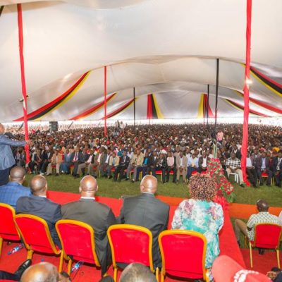 “What do you want men to see” Robert Mugabe rebukes South African socialite who doesn’t wear any panties (Photos)