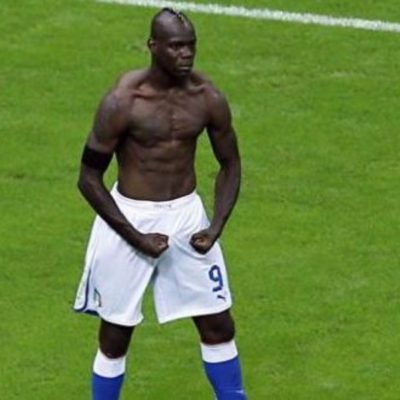 Which Phone Company Could have produced This New Super-expensive Golden Android Smartphone? None? What! Check Inside For Answers.