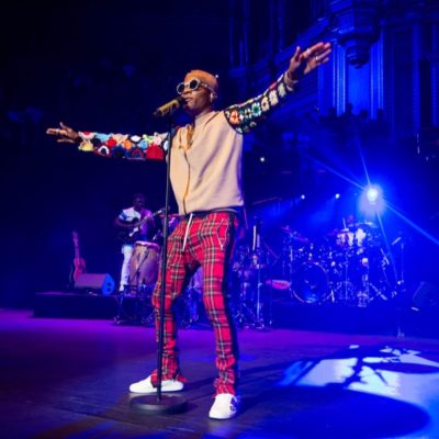 ni wivu mnaasikia hapo?  Kabogo Juniour rubbing shoulders with Frank Lampard!