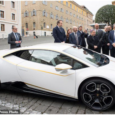 huyu ni bibi mzuri! Emmy Kosgei shows wifely submission on social media!