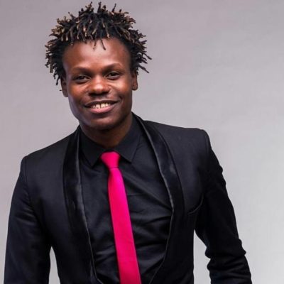 Sudi boy gets cozy with a Gin Ideal in bed