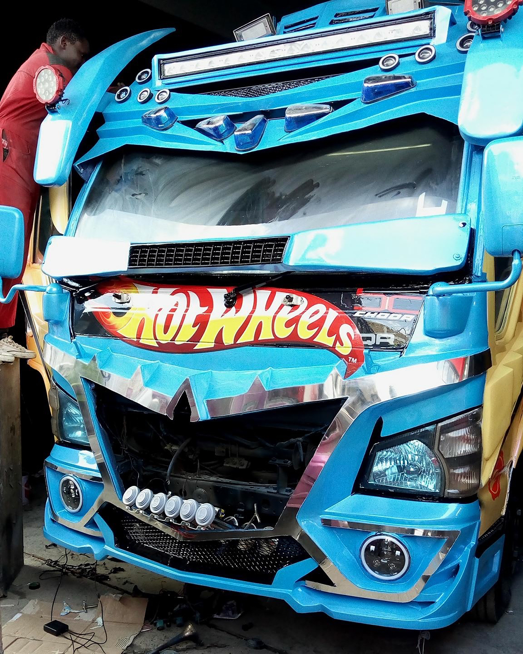 Mack Bully when it was in the "kitchen". photo credit: Instagram/matatugalore