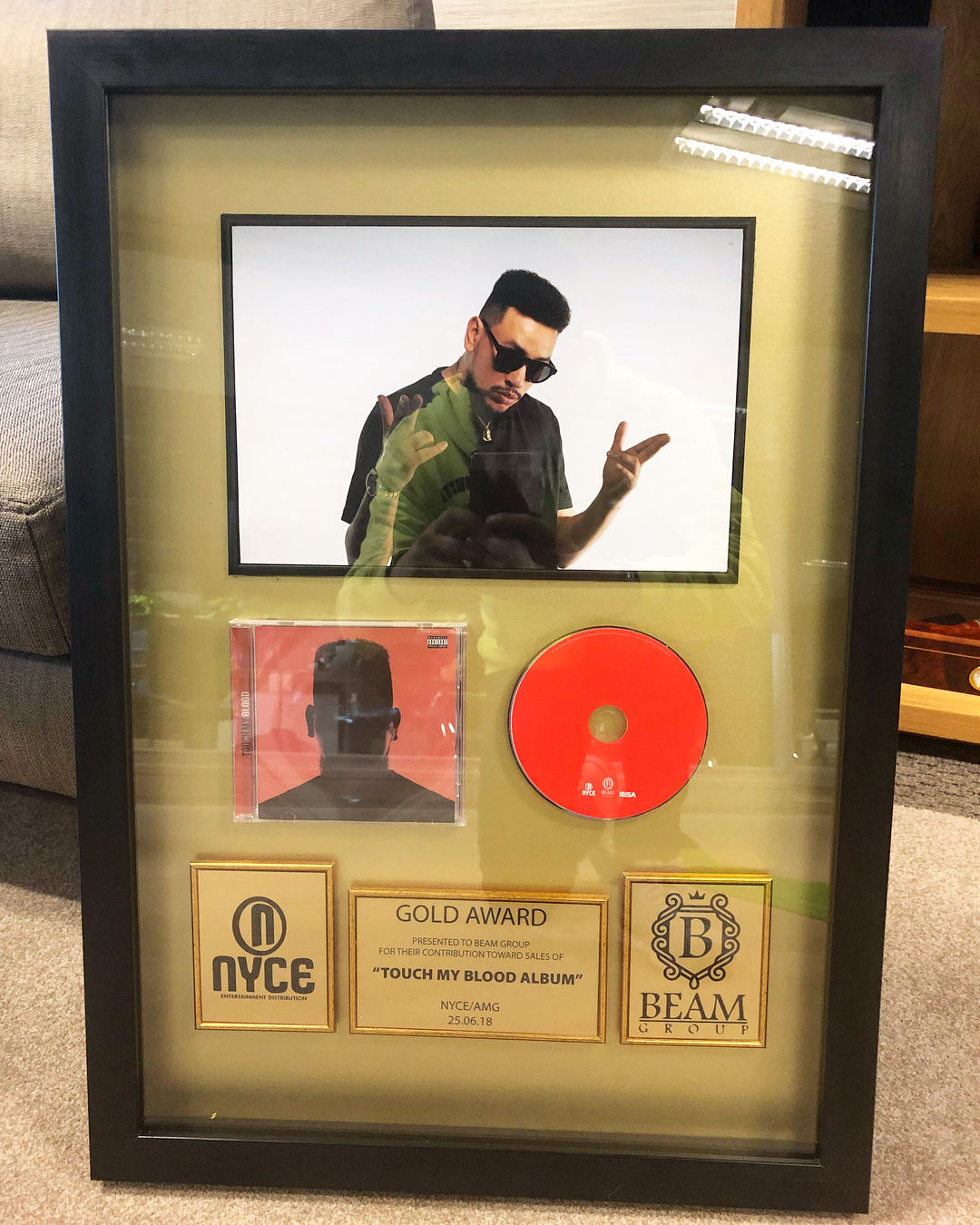 AKA's Gold plaque. photo credit: Instagram/akaworldwide