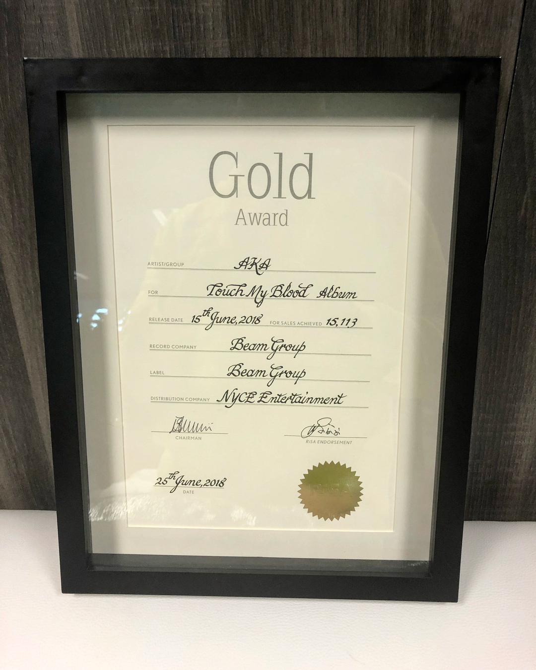 AKA's Gold plaque. photo credit: Instagram/akaworldwide