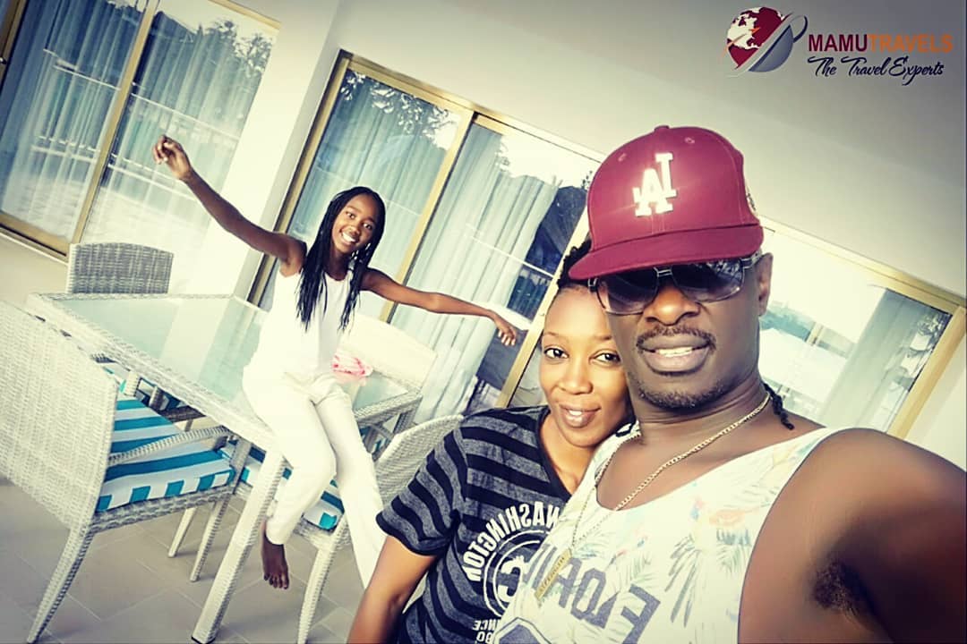 Wahu, Nameless with their daughters in Watamu. photo credit: Instagram/wahukagwi