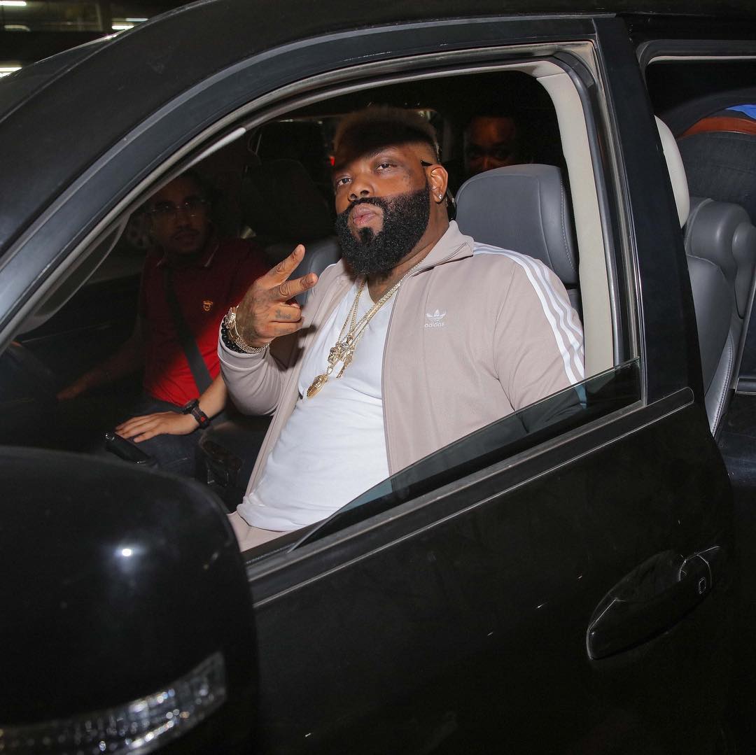 Demarco given a first class reception at the airport. photo credit: Instagram/anyikopr