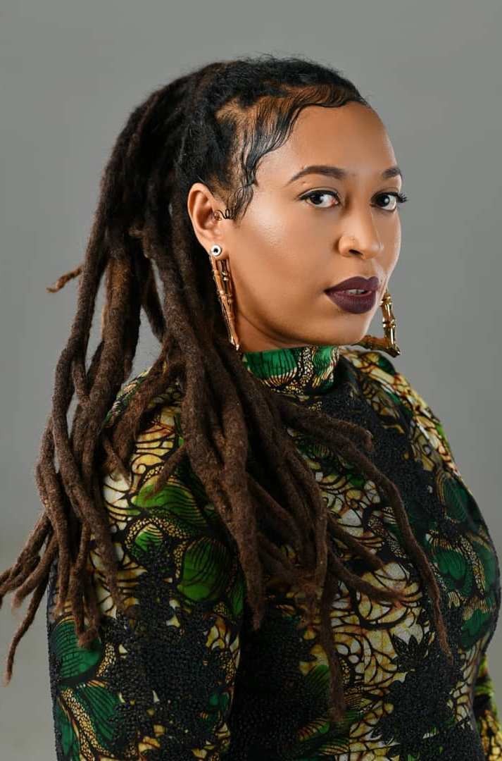 the beautiful multi-talented musician Nazizi. photo credit: Instagram/nazizihirji