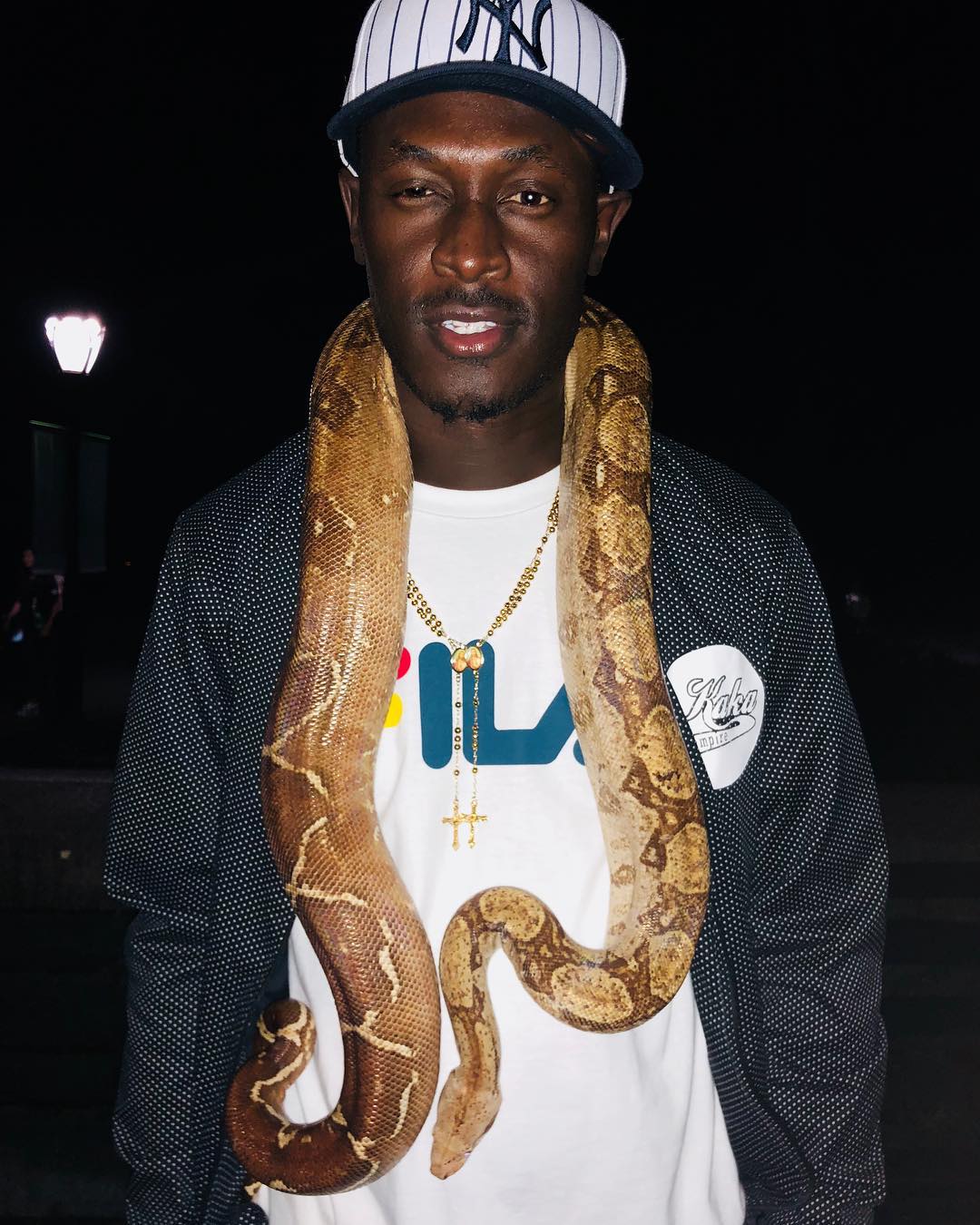 Mpasho: King Kaka joins illuminati. Kumbe huku New York kuna nyoka. Check out my new chain. ~ @thekingkaka