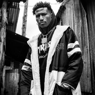 King Kaka proposes to girlfriend, Nana Owiti on stage