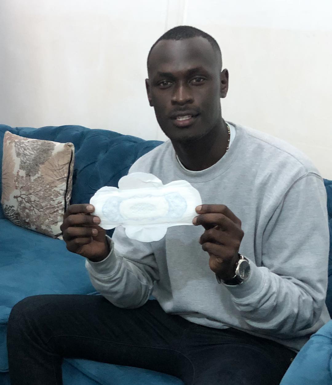 King Kaka intends to see 100,000 girls who needs sanitary pads in school but needs your help to see him accomplish this humanitarian reality. He needs 4,500,000 to see this dream come to fruition. photo credit: instagram/thekingkaka