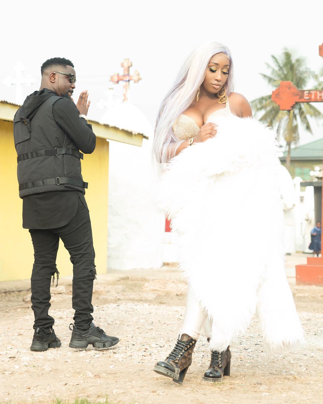 Sarkodie and Victoria Kimani on set of 'Wash It' video shoot in Ghana. The two established artistes have worked together more than once in their respective careers. photo credit: Instagram/victoriakimani
