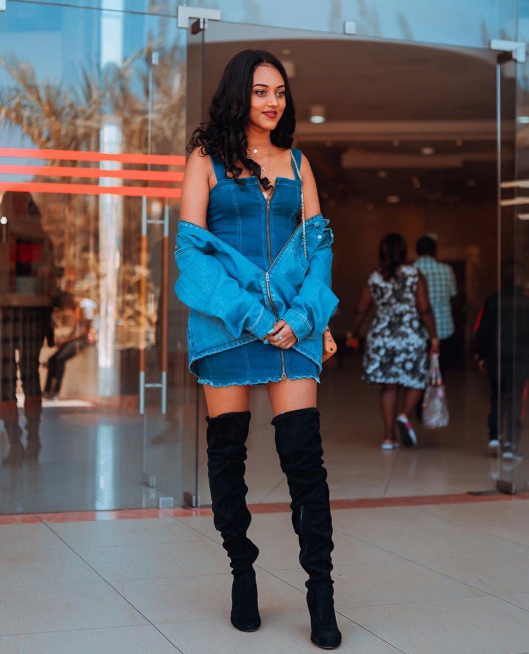 Bey T didn't spare Tanasha Donna on her disstrack to the artiste who recently worked with Barak Jacuzzi on her debut hit record 'Radio' which has since took off in the charts. photo credit: yungbeyt
