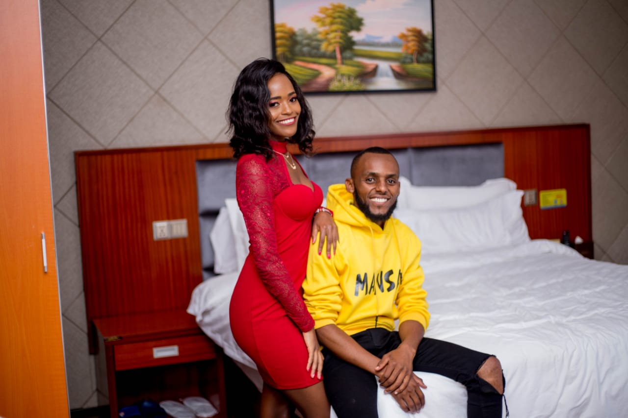 Mak Mansa with a model, video vixen