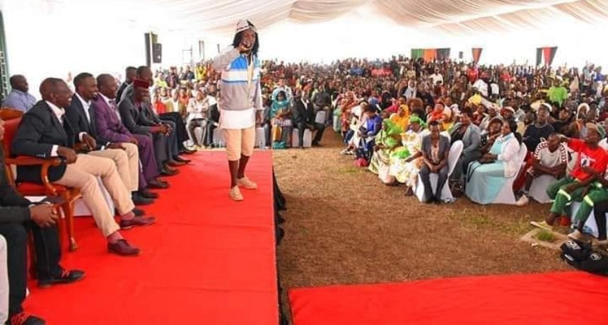 Virusi Mbaya performing for McDonald Mariga and William Ruto