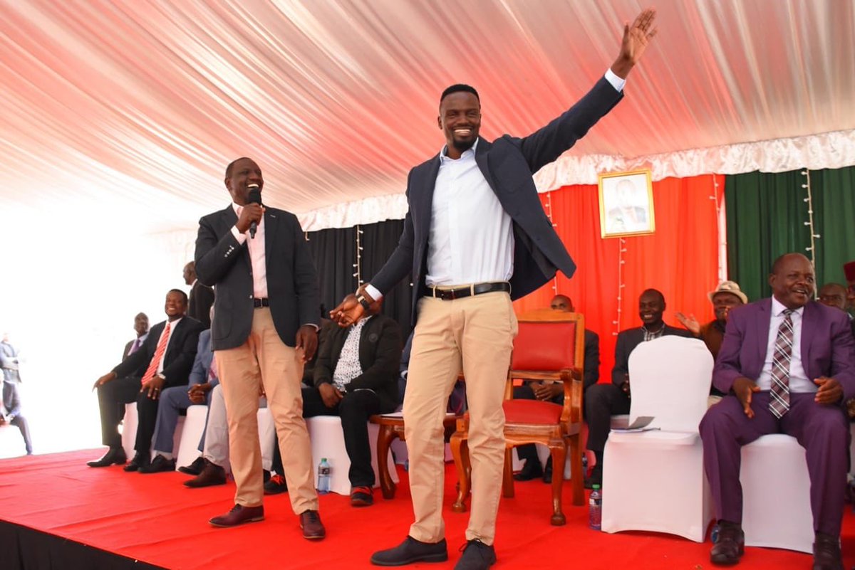 William Ruto and McDonald Mariga at the Kibra event. photo credit: Twitter/marigaofficial
