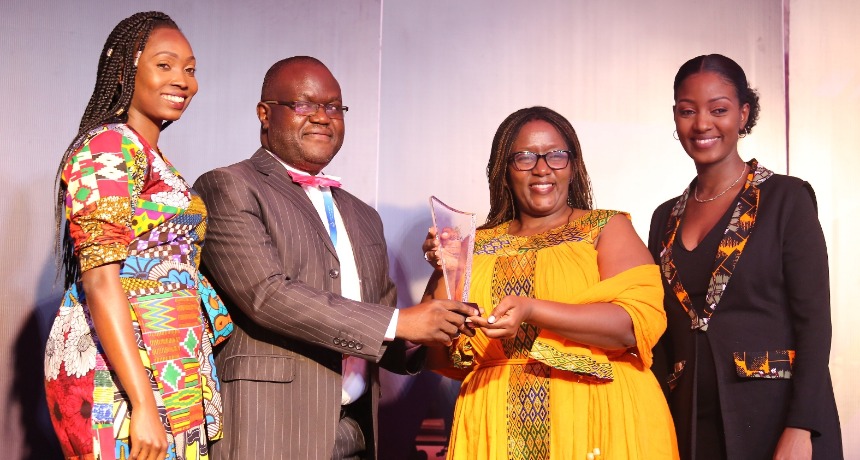 Isaac Nyateng, Mercy Makau, founder & president of the Young Aviators
