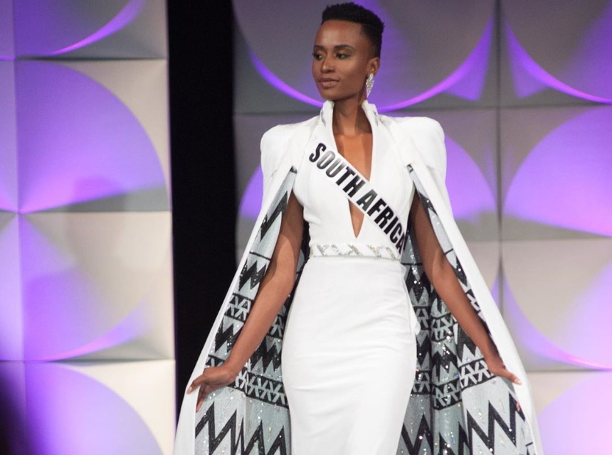Miss South Africa Zozibini Tunzi Crowned The Miss Universe 2019 In