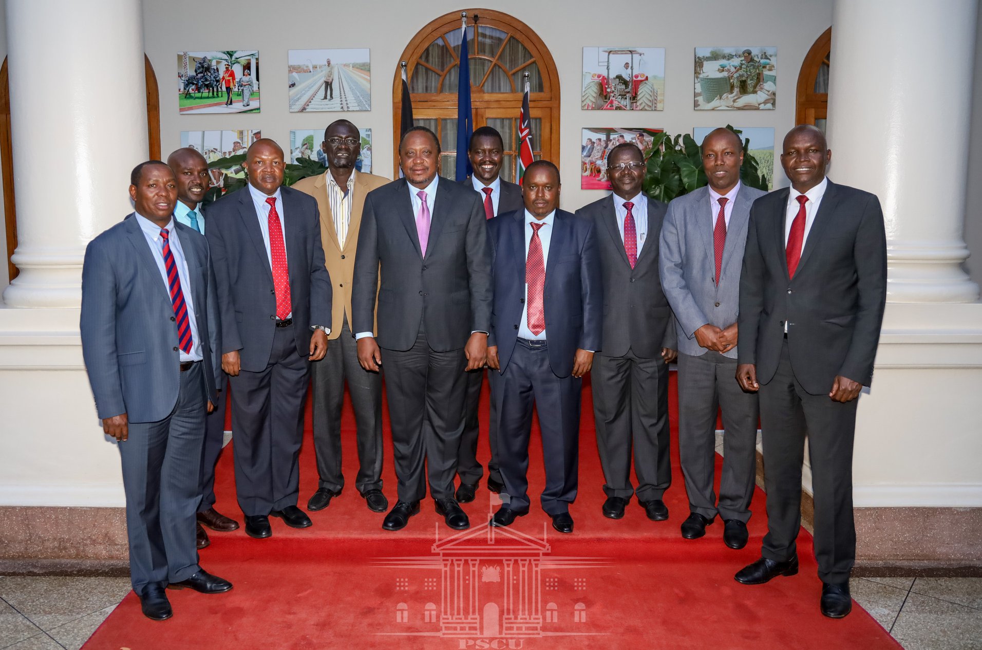 Uhuru Kenyatta taking a picture with the Rift Valley Governors when he met them yesterday at State House, Nairobi for a consultative meeting about Building Bridges Initiative(BBI). Photo credit: Facebook/State House Kenya