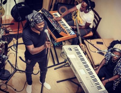 Kenyans want a Juliani live performance after successful Nyashinski live performance