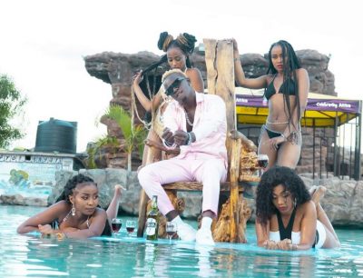 Essy Apple claps without using her hands on Instagram live as Xtian Ndela cheers her on