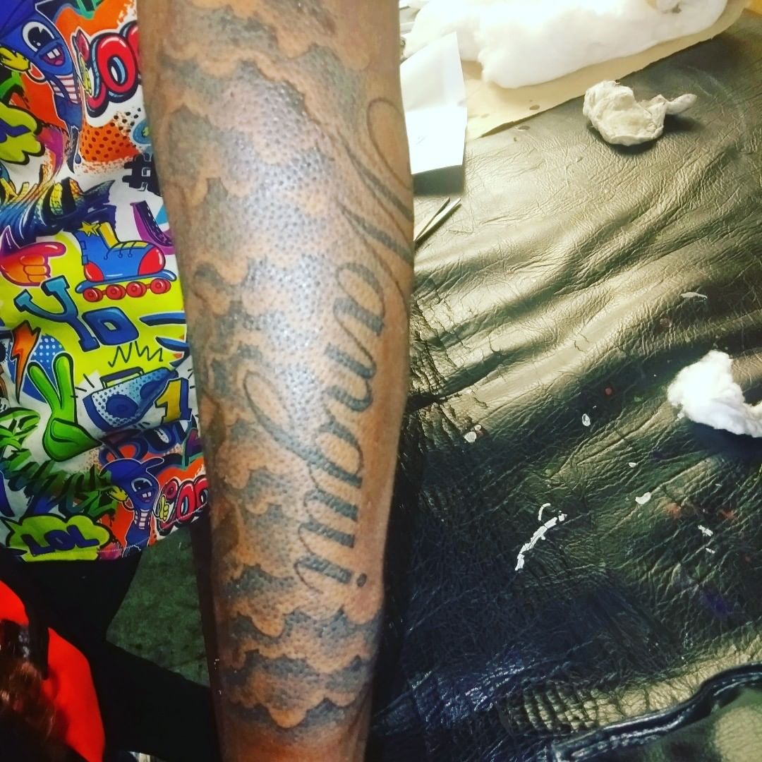 ExRay showing off his freshly done "Wangui" tattoo as done by zack Tattooist. Photo credit: Instagram/zacktattooist254