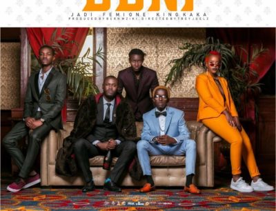 Nicki Minaj is pregnant, shares baby bumps photos