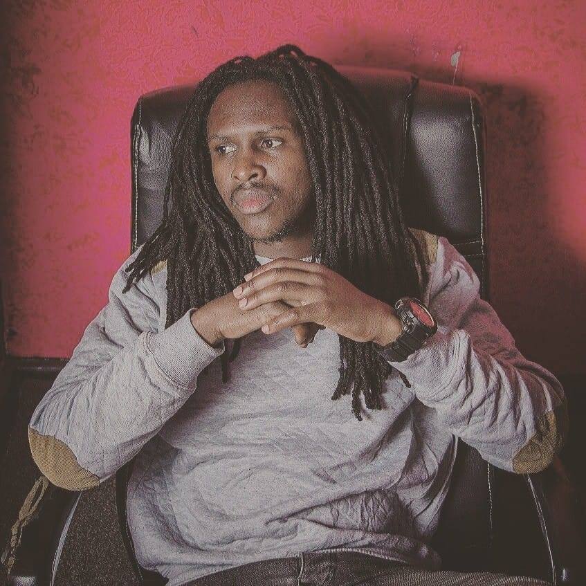 Stonee Jiwe is one of the most talented entertainers in the country being a dancer, songwriter and an artiste who has earned his respect in the music industry by sweat, hardwork, dedication, resilience, and being relevant to the music industry. Photo credit: Facebook/Stonee Jiwe