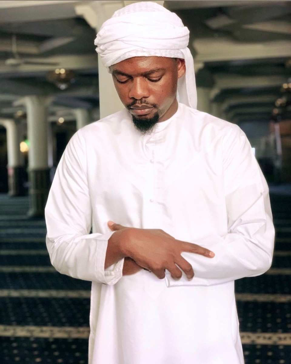 Ben Pol converted in Masjid Maamur mosque on 23, November 2020. Photo credit: Instagram/iambenpol