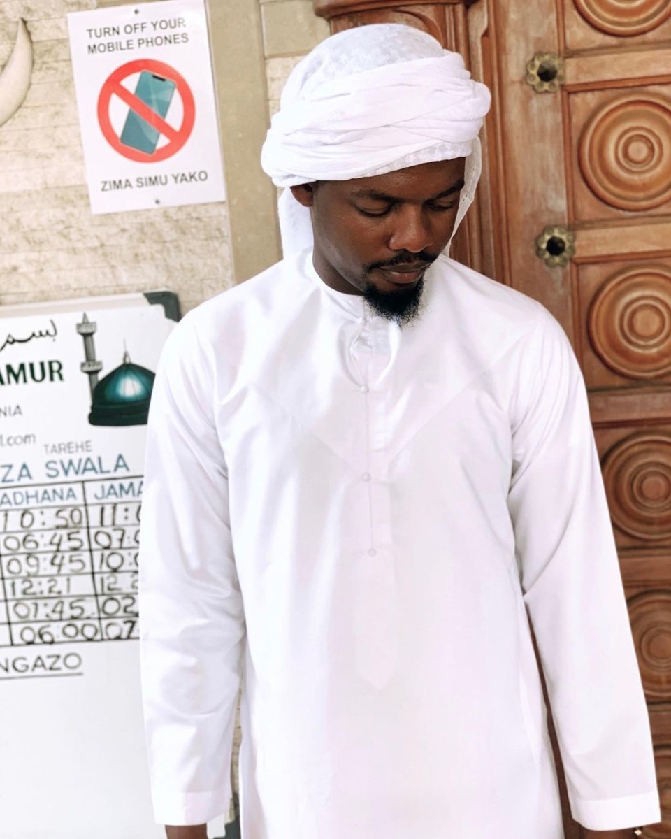 Ben Pol converted in Masjid Maamur mosque on 23, November 2020. Photo credit: Instagram/iambenpol