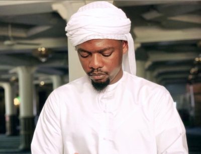 Man shocks internet after sharing photo of his mother who could pass for his sister