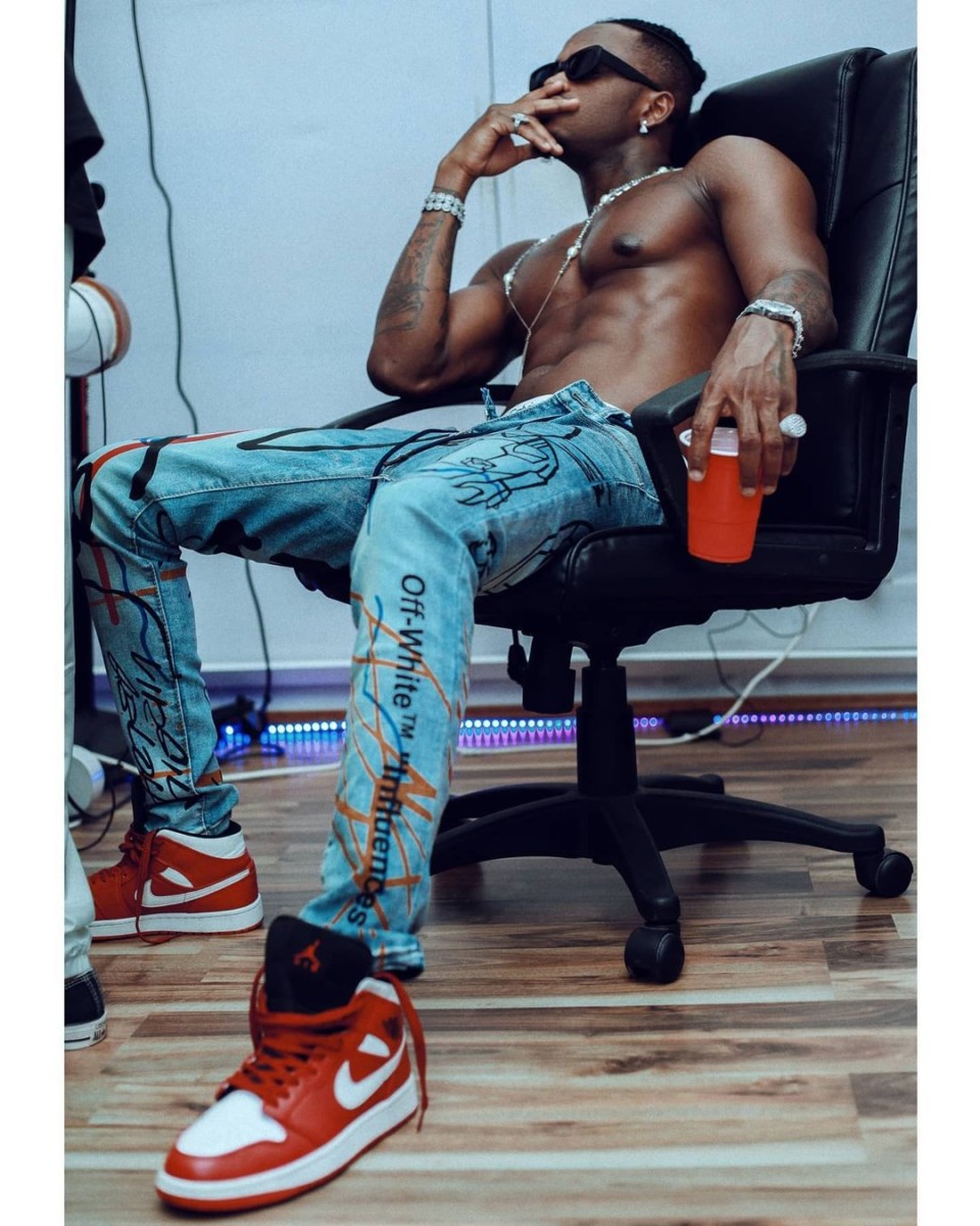 Diamond Platnumz in studio