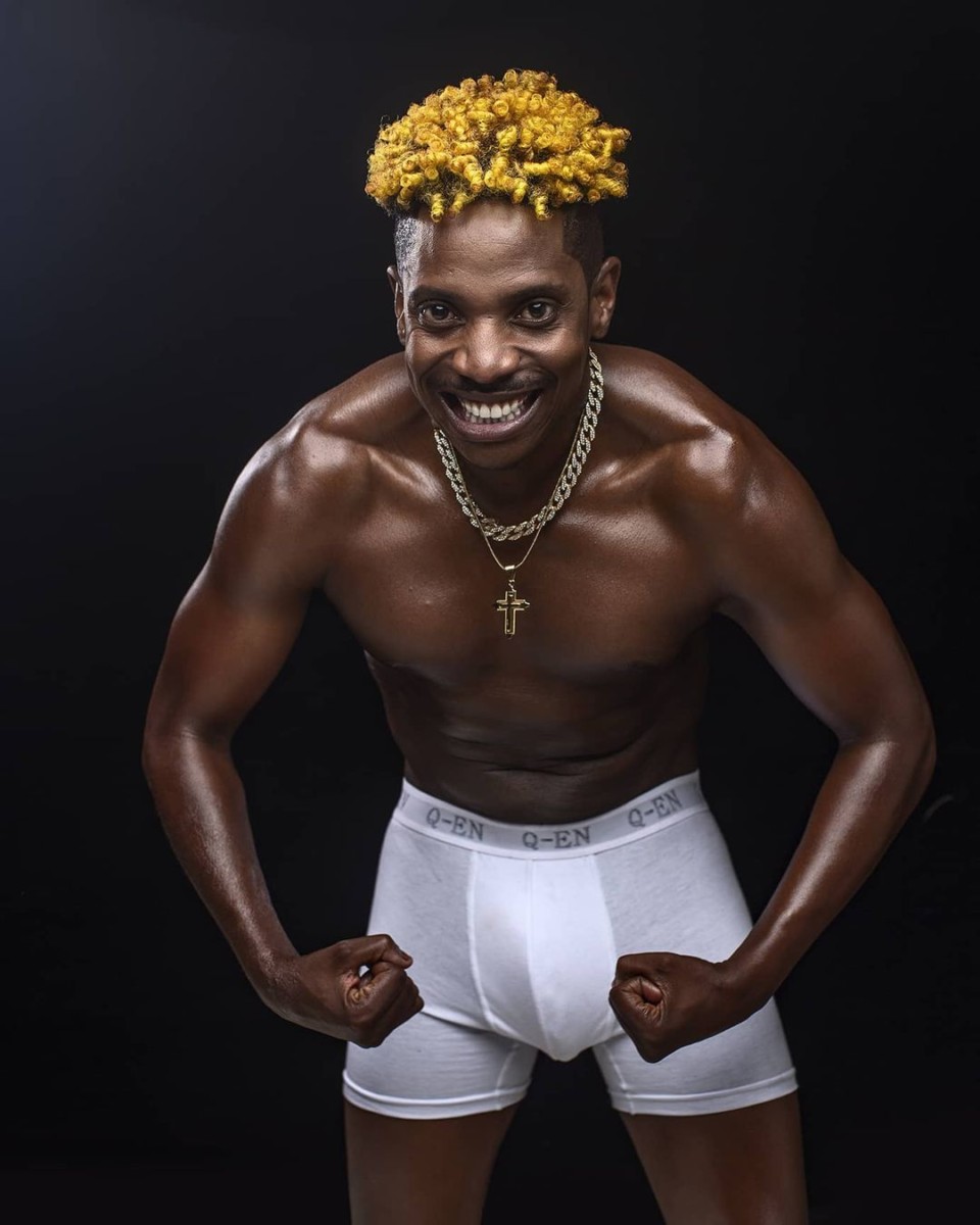 Eric Omondi showing off his new body that netizens can't seem to get enough of. Photo credit: Instagram/ericomondi