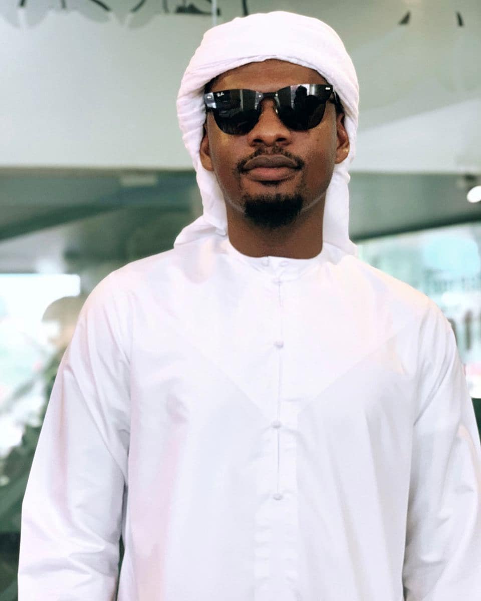Ben Pol in Islamic clothing